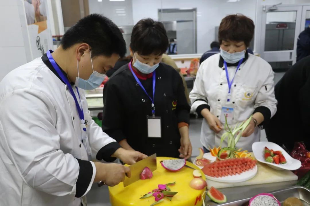 “智慧廚都·匠心廚藝”第二屆職工廚藝大賽圓滿(mǎn)成功-彩涂板代理廠(chǎng)家宏鑫源(圖3)